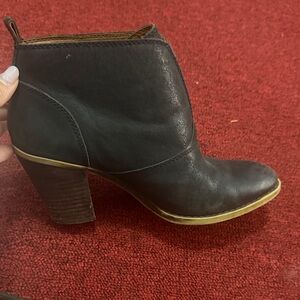 Elegant Black Ankle Boots